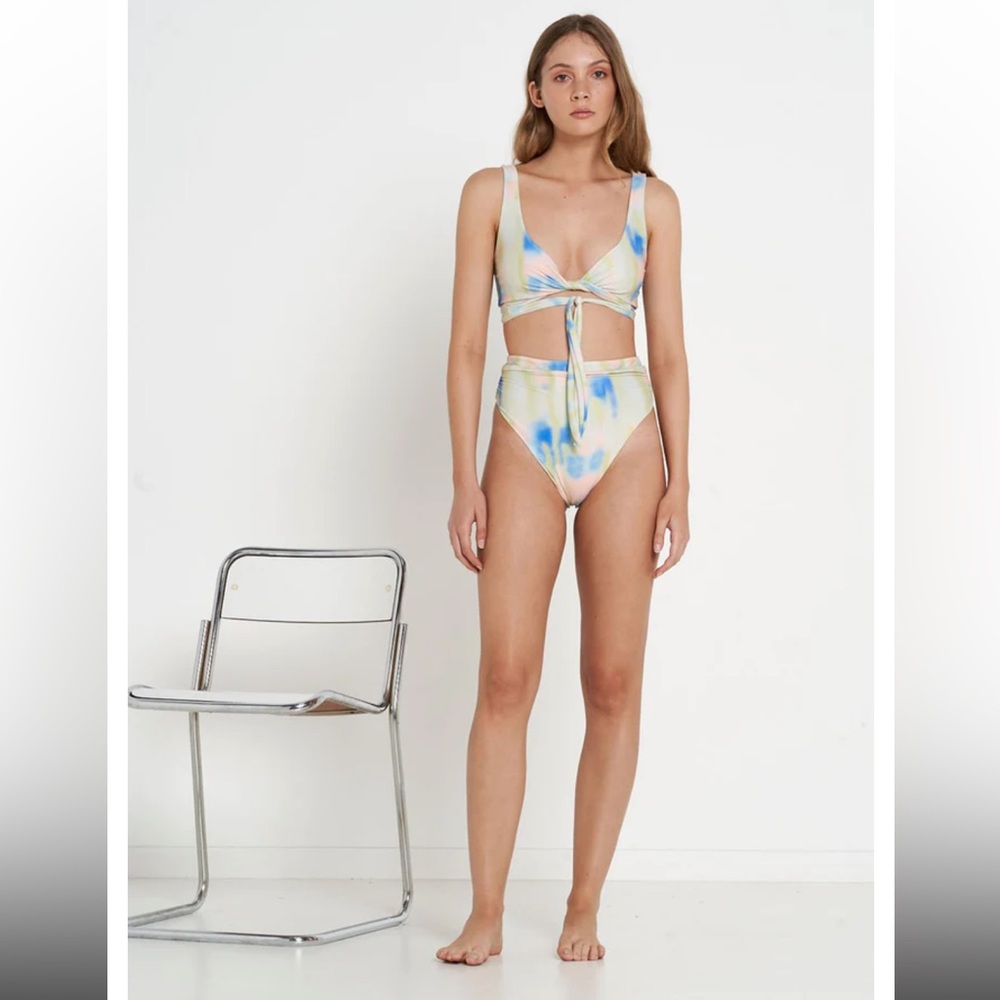 NWOT Aila Blue Felix Top - Acid Tie Dye - Eco Small - Picture 4 of 9